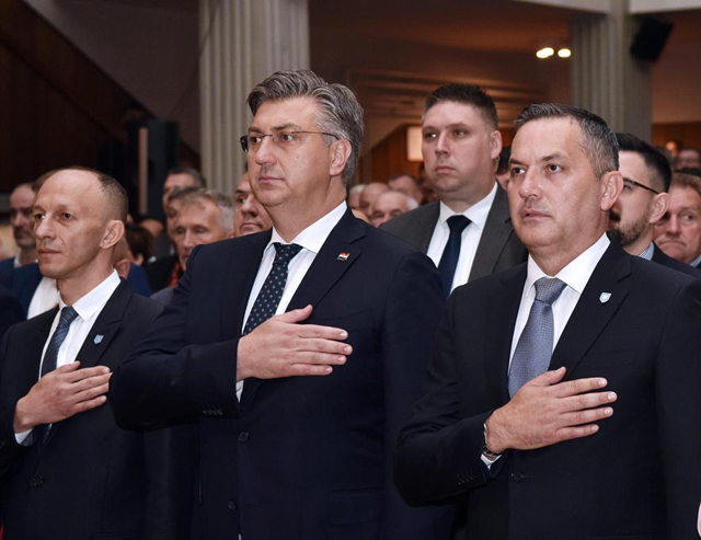 Petry, Plenković i Kustić u dvorani kina u Gospiću(Foto LSŽ                                                                                                                                                                                               